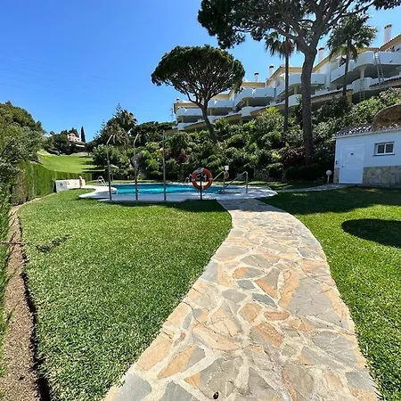 The Golden House, Calahonda Golf Ситио-де-Калаонда